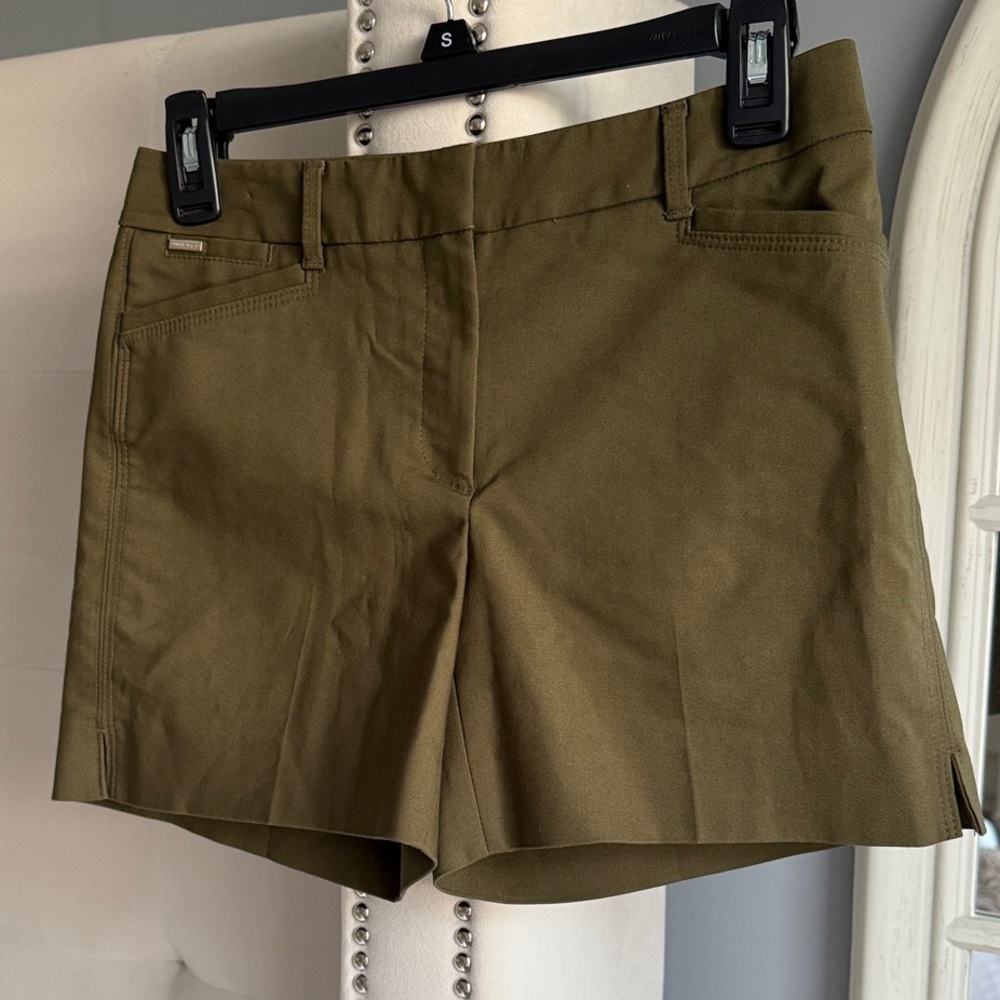 White House Black Market Women's Cargo Shorts